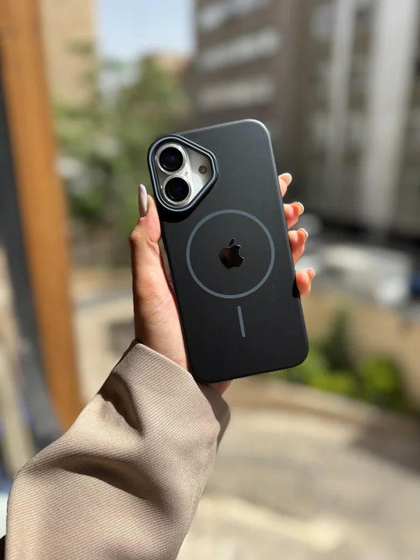 MagSafe case, gray design iPhone 16 Pro phone