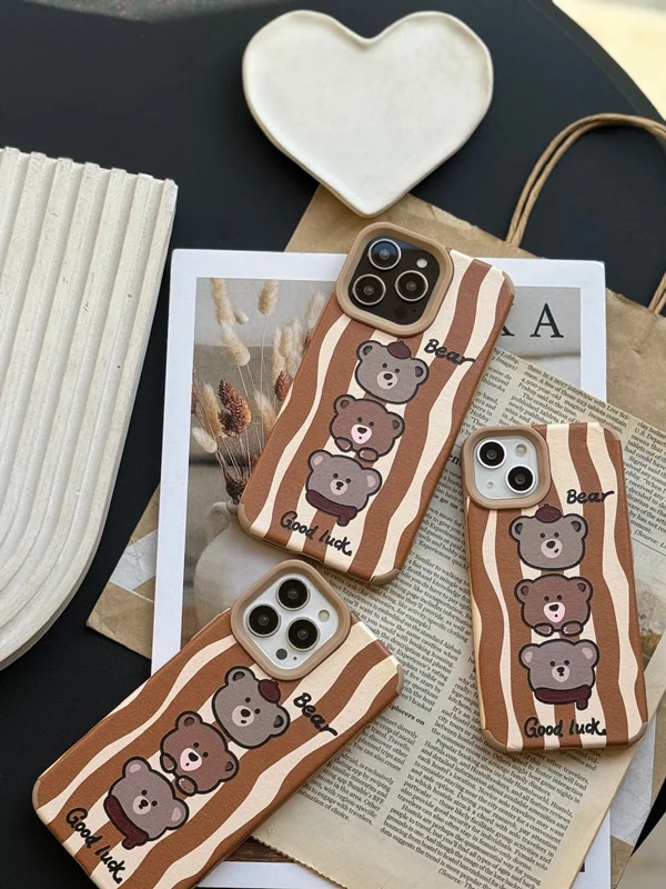 Three striped brown bear case iPhone