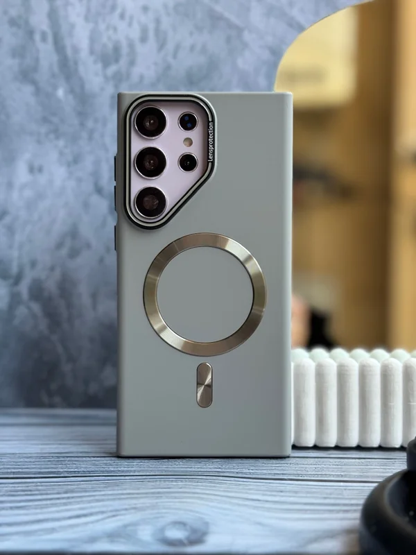 MagSafe Q Series Case iPhone 15 phone