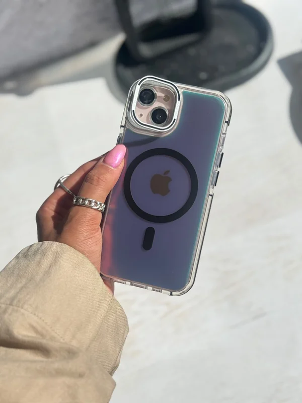 Holographic iPhone 15 Pro case with MagSafe