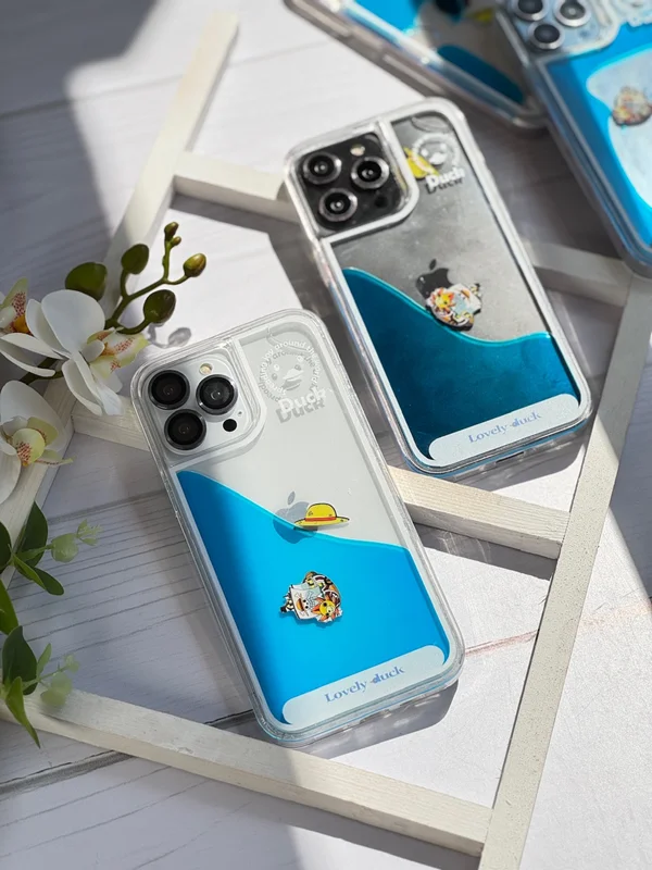 Moving ship aquarium iPhone 13 Pro case