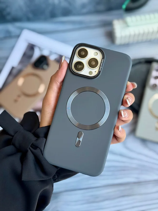 MagSafe Q Series Case iPhone 15 phone