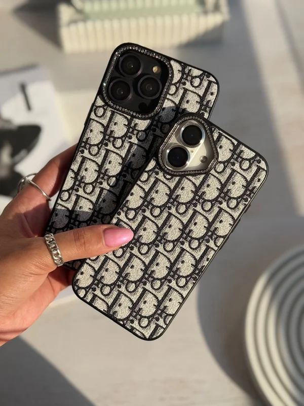 قاب لوکس طرح دیور کد 09 گوشی آیفون 13