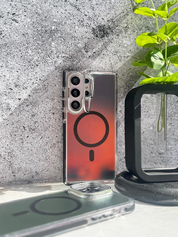 Holographic iPhone 15 Pro case with MagSafe