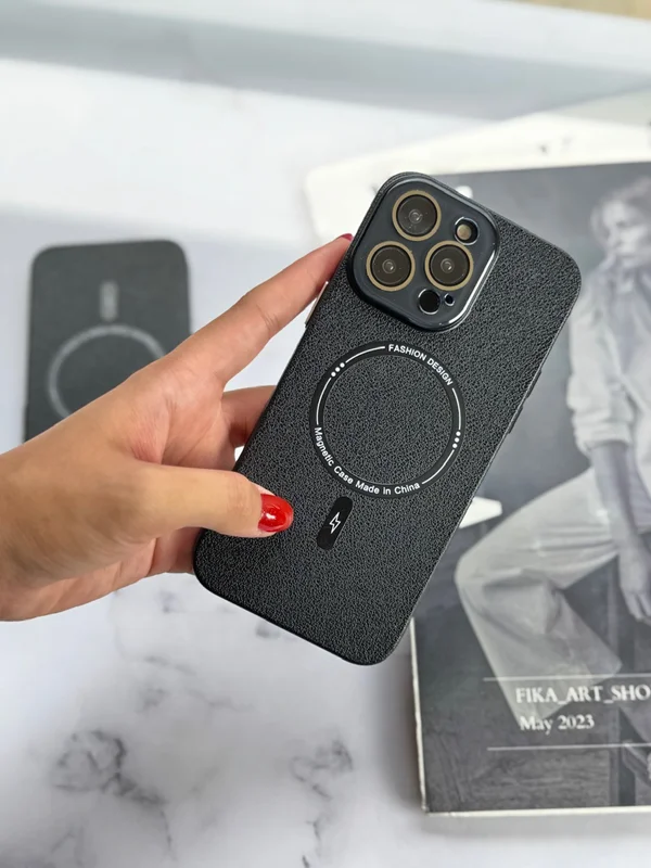 Mag safe iPhone 13 Pro Max case with black pattern