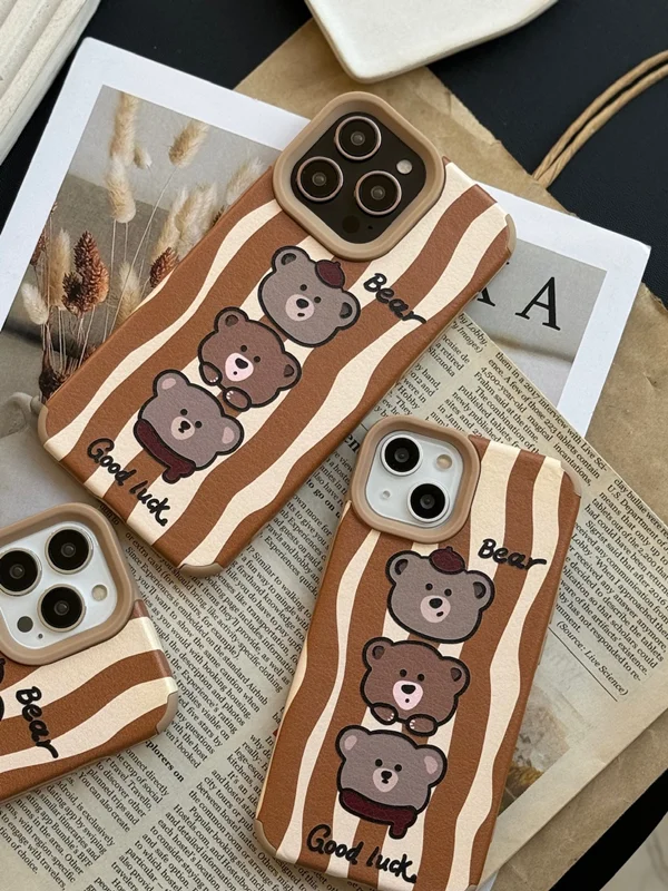 Three striped brown bear case iPhone