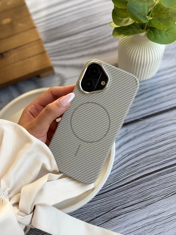 MagSafe Carbon Fiber Texture Phone Case iPhone 16 ProMax phone