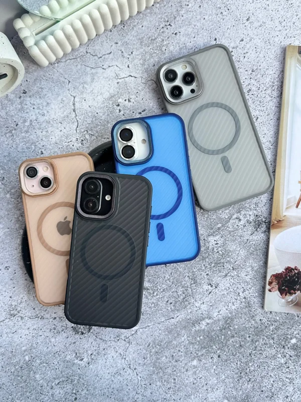 قاب گوشی آیفون 16 مات مگ سیف دار رنگ مشکی، مدل iPhone 16