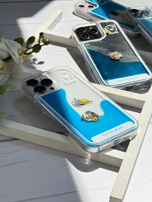 Moving ship aquarium iPhone 13 Pro case
