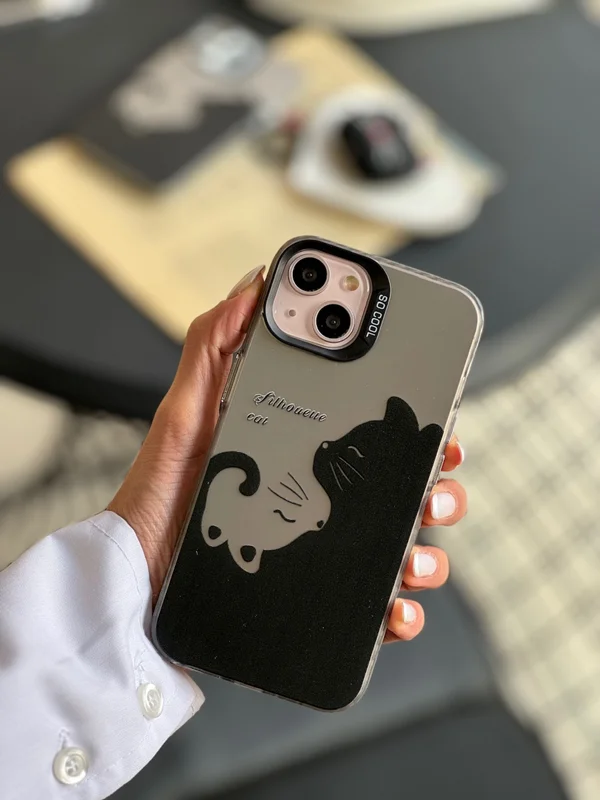 Twin cat case for iPhone 15