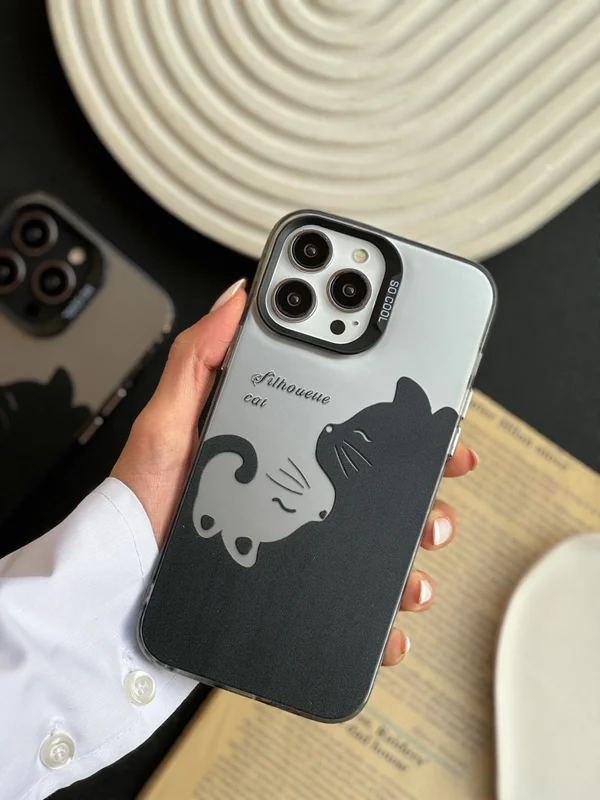 Twin cat case for iPhone 15