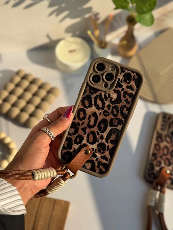 Brown leopard print Samsung A72 phone case with pendant