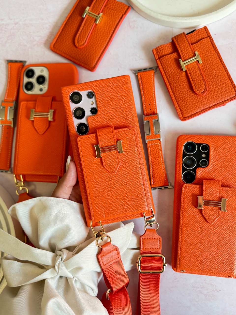 قاب هرمس کیفی چرمی با بند بلند رنگ نارنجی (کدC2201)