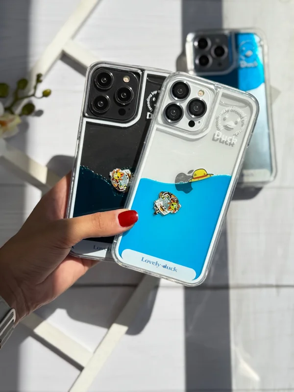 Moving ship aquarium iPhone 13 Pro case